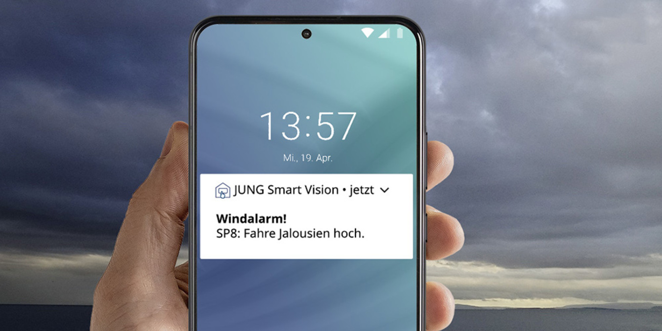 JUNG Smart Panel 8 bei SENEL Elektrotechnik in Bruchköbel